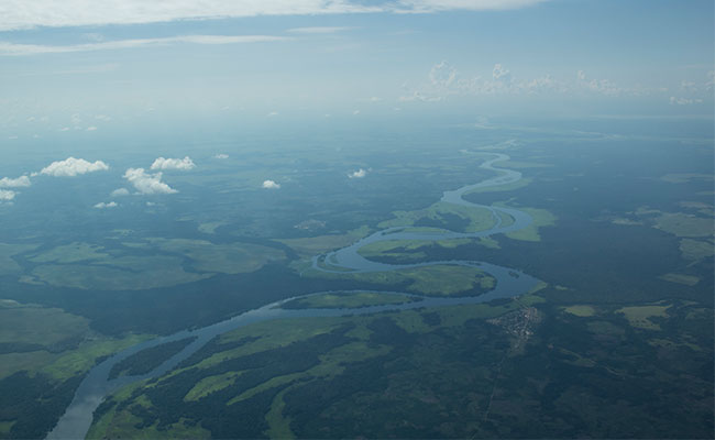 刚果盆地流域和马赛克景观的航空照片.